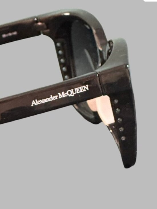 ALEXANDER MCQUEEN AM0295SK 55mm Sunglasses Black White main image 5